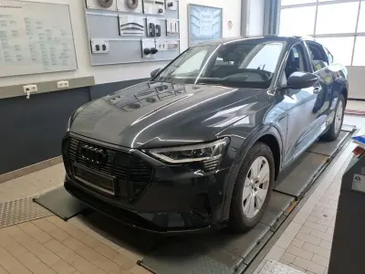 Gebraucht Audi e-tron Sportback Sport 230 kW (313 PS) 2022 Grau SUV