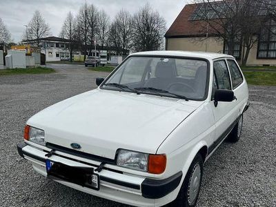 Gebraucht Ford Fiesta 45 PS (33 kW) 1987 Weiß Kleinwagen