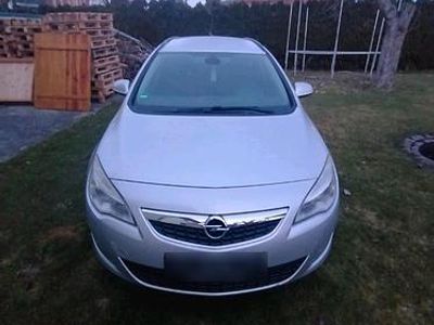 Gebraucht Opel Astra 110 PS (80 kW) 2011 Silber Kombi