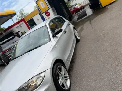 Gebraucht BMW 118 143 PS (105 kW) 2009 Silber Kleinwagen