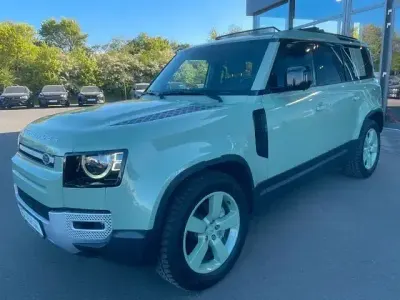 Gebraucht Land Rover Defender 75th Limited Edition 400 PS (294 kW) 2021 Grün SUV