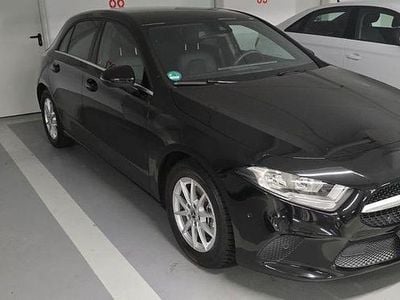 Gebraucht Mercedes A180 136 PS (100 kW) 2019 Schwarz Limousine