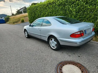 Gebraucht Mercedes CLK200 136 PS (100 kW) 1998 Silber Coupé