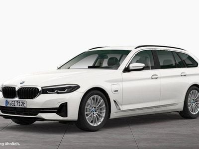 Mineralweiß Gebraucht 2022 BMW 530e Sport Line Kombi | 27.490 € (Guter Preis)
