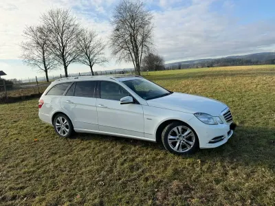 Gebraucht Mercedes E220 Avantgarde 170 PS (125 kW) 2011 Weiß Kombi