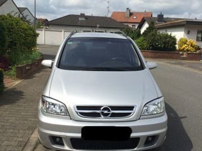 Gebraucht Opel Zafira Edition 147 PS (108 kW) 2004 Silber metallic Van / Kleinbus