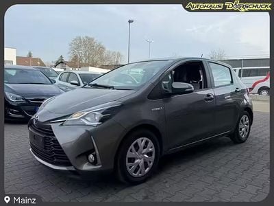 Gebraucht Toyota Yaris Hybrid Business Edition 101 PS (74 kW) 2020 Grau (dunkelgrau metallic) Kleinwagen