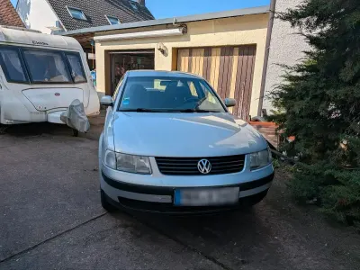Gebraucht VW Passat 101 PS (74 kW) 1998 Silber Limousine