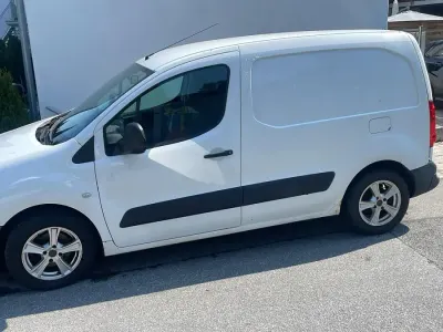Gebraucht Citroën Berlingo 66 PS (48 kW) 2011 Weiß Van / Kleinbus