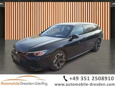 Begagnad VW Passat R-line 150 HK (110 kW) 2025 Svart Kombi