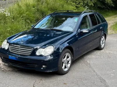 Gebraucht Mercedes C180 Classic 143 PS (105 kW) 2004 Blau Kombi