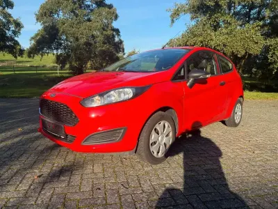 Gebraucht Ford Fiesta 60 PS (44 kW) 2016 Rot Kleinwagen