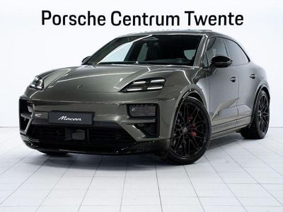 Grün Neu 2025 Porsche Macan Turbo SUV | 144.900 € (Etwas zu teuer)