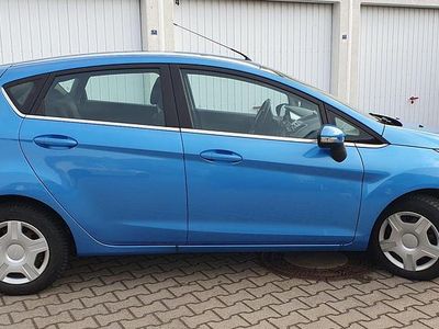 Gebraucht Ford Fiesta Titanium 95 PS (69 kW) 2011 Blau Kleinwagen