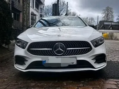 Brugt Mercedes A180 AMG line 136 HK (100 kW) 2020 Hvid Sedan