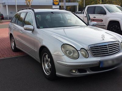 Mercedes E200