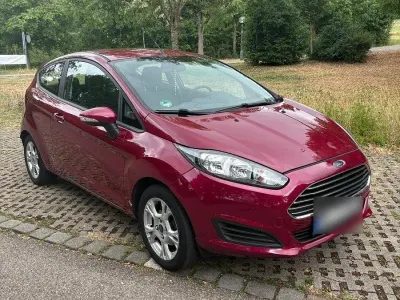 Gebraucht Ford Fiesta Trend 82 PS (60 kW) 2014 Violet Kleinwagen