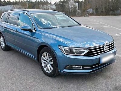 Gebraucht VW Passat Comfortline 150 PS (110 kW) 2015 Blau Kombi