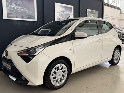 Gebraucht Toyota Aygo X-play 72 PS (52 kW) 2020 Weiß Kleinwagen