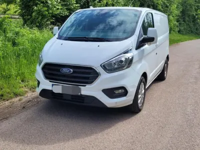 Gebraucht Ford 300 131 PS (96 kW) 2019 Weiß Van / Kleinbus