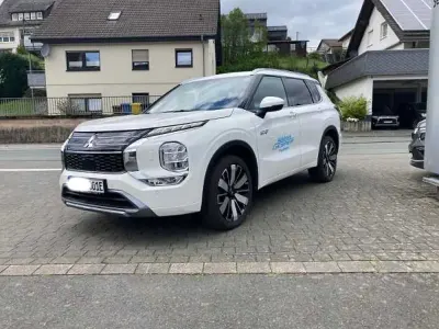 Gebraucht Mitsubishi Outlander P-HEV Top 306 PS (225 kW) 2025 Weiß SUV