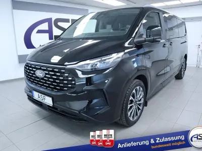 Gebraucht Ford Tourneo Titanium 170 PS (125 kW) 2025 Obsidianschwarz Van / Kleinbus