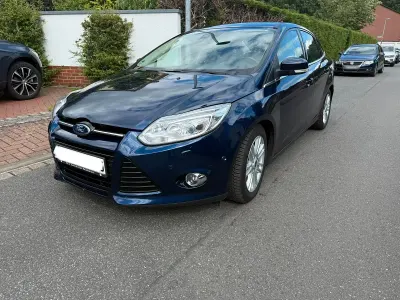 Gebraucht Ford Focus 163 PS (119 kW) 2012 Blau Limousine