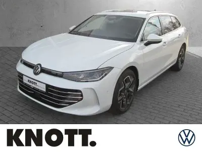 Gebraucht VW Passat Elegance 150 PS (110 kW) 2024 Pure white Kombi