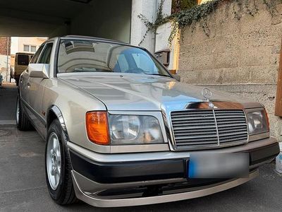 Gebraucht Mercedes 300 109 PS (80 kW) 1989 Beige Limousine