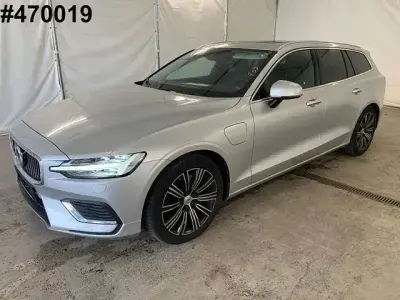 Gebraucht Volvo V60 Inscription 253 PS (186 kW) 2020 Silber Kombi