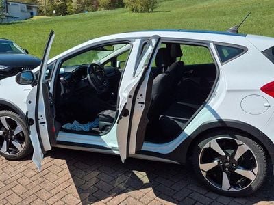 Second-hand Ford Fiesta Active X 155 CP (114 kW) 2021 Alb Berlinǎ