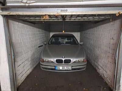 BMW 523