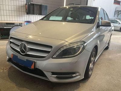 Gebraucht Mercedes B200 Sport 136 PS (100 kW) 2013 Silber Van / Kleinbus