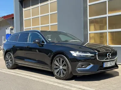 Gebraucht Volvo V60 Inscription 190 PS (139 kW) 2020 Black solid stone Kombi