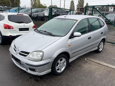 Nissan Almera Tino