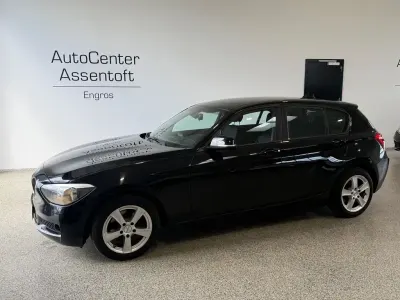 Gebraucht BMW 118 Urban Line 143 PS (105 kW) 2015 Schwarz Kleinwagen