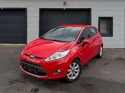 Gebraucht Ford Fiesta Titanium 82 PS (60 kW) 2011 Rot Kleinwagen