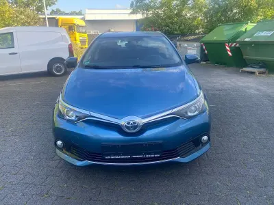 Gebraucht Toyota Auris Edition-S 116 PS (85 kW) 2016 Blue metallic Kleinwagen