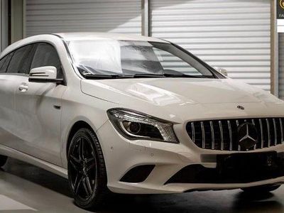 Gebraucht Mercedes CLA200 Shooting Brake 156 PS (114 kW) 2015 Weiß Kombi