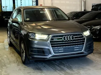 Używany Audi Q7 Ambiente 272 KM (200 kW) 2015 Szary SUV