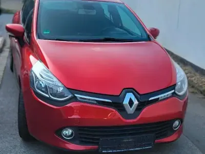 Gebraucht Renault Clio 90 PS (66 kW) 2014 Rot Kleinwagen