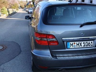 Mercedes B180