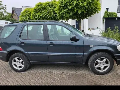Gebraucht Mercedes ML320 218 PS (160 kW) 2000 Grau SUV
