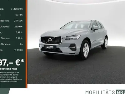 Używany Volvo XC60 Core 197 KM (144 kW) 2023 Szary SUV