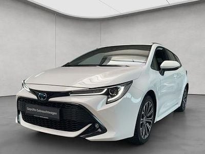 Weiß Gebraucht 2022 Toyota Corolla Team Kombi | 24.850 € (Guter Preis)