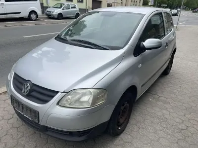 Gebraucht VW Fox 54 PS (39 kW) 2005 Reflexsilbermetallic Kleinwagen