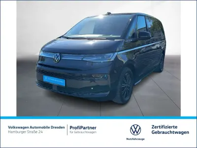 Gebraucht VW T7 Style 150 PS (110 kW) 2025 Deep black perleffekt Van