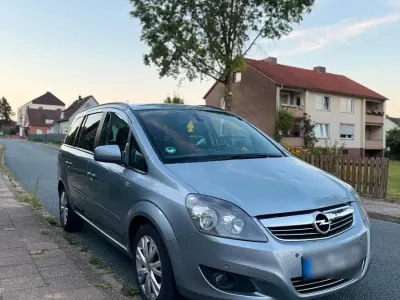 Gebraucht Opel Zafira 125 PS (91 kW) 2011 Grau Van / Kleinbus