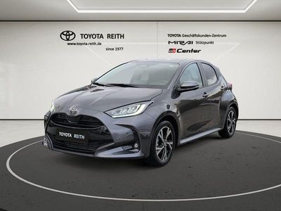 Neu Toyota Yaris Hybrid 116 PS (85 kW) 2025 Marlingrau metallic Limousine