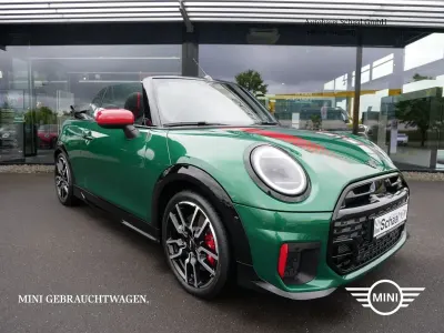 Nouvelle Mini John Cooper Works Cabriolet 231 ch (169 kW) 2026 Vert Cabriolet